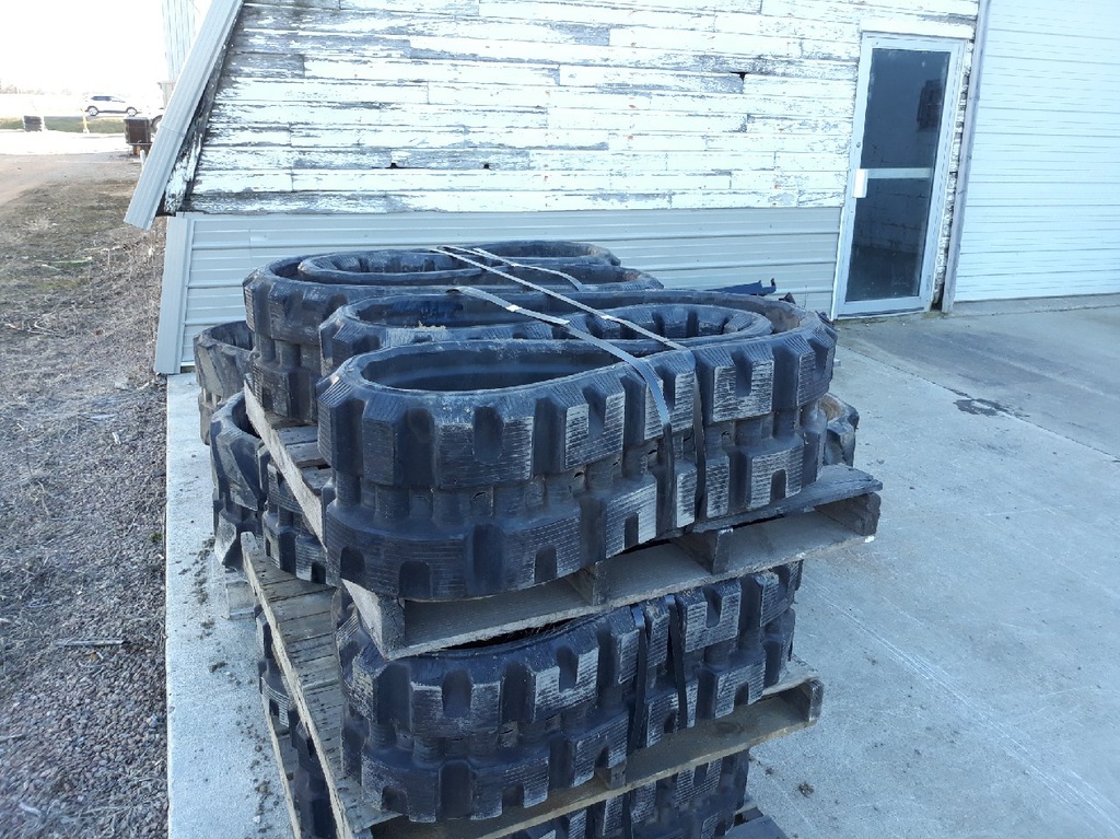 12" Miscellaneous 320 X 86P X 49L C-Lug Premium Rubber Track Machine 99%