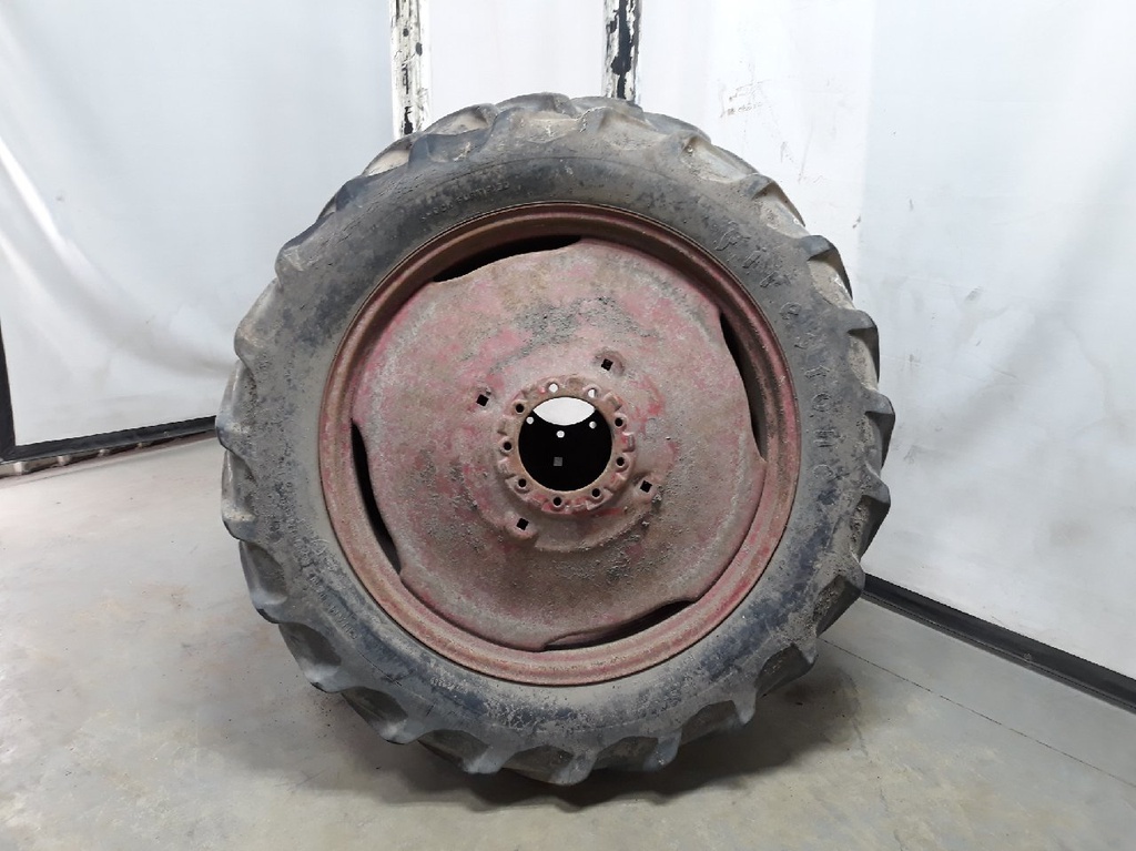 13.6/-38 Firestone Champion Ground Grip R-1 A8, C (6 Ply) 40%