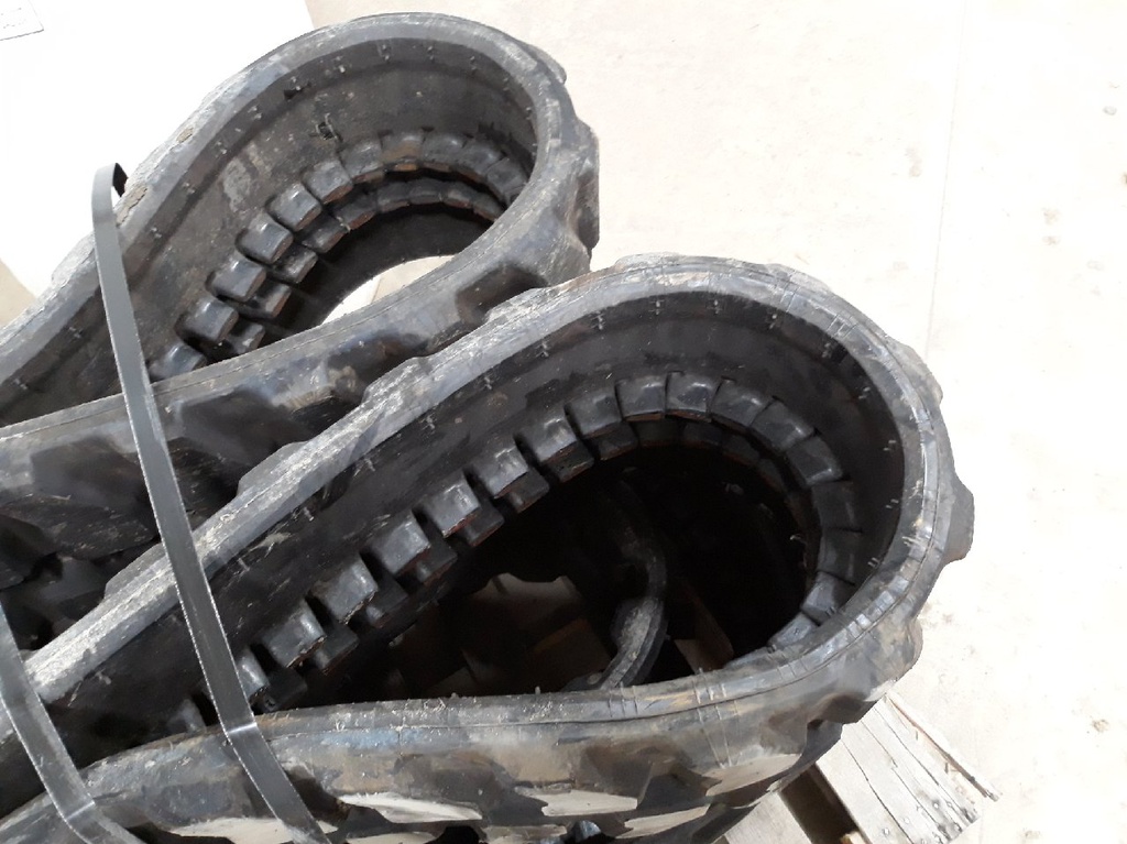 14" Miscellaneous 350 X 55P X 88L Angle Block Lug Rubber Track Machine 99%