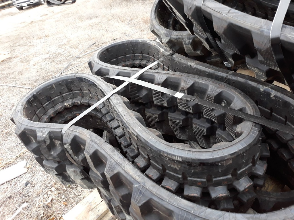 12" Miscellaneous 300 X 52.5P X 84L Angle Block Lug Rubber Track Machine 99%