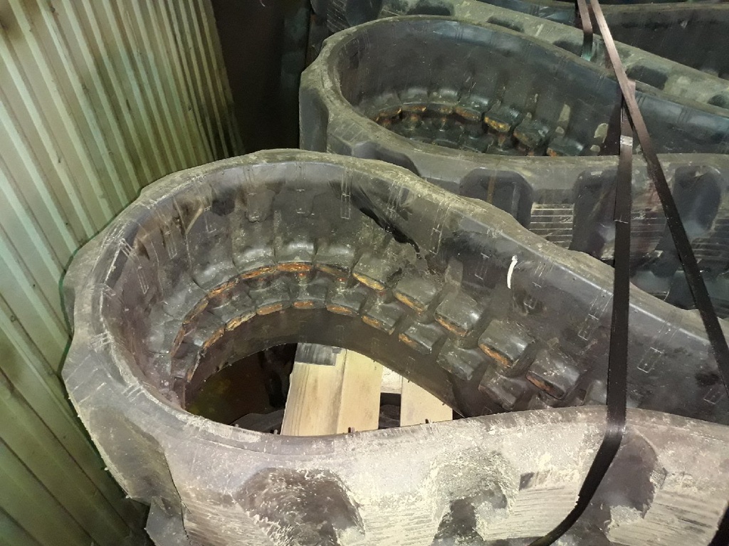 18" Miscellaneous 450 X 81P X 76L Angle Block Lug Rubber Track Machine 99%