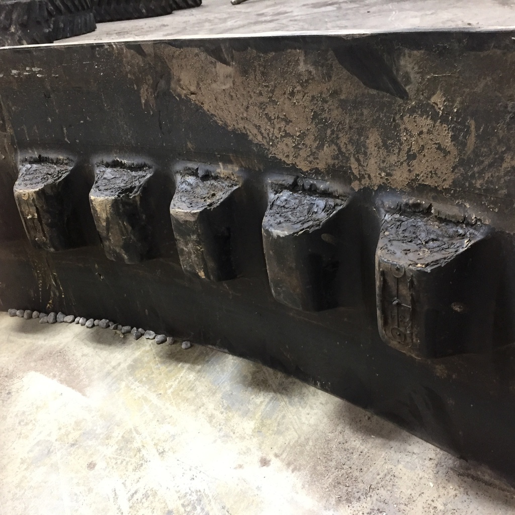 18" Camoplast 3500 General Ag Case IH Rowtrac 85%