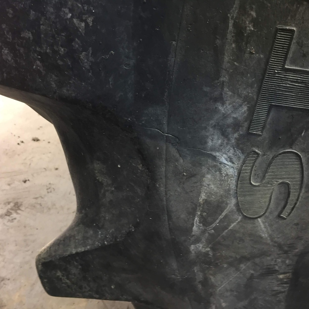 800/65R32 Goodyear Farm Super Traction Radial R-1W 172 B 70%