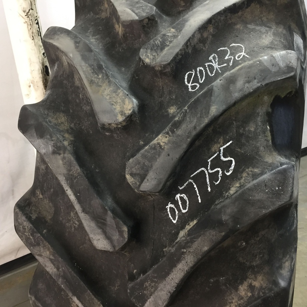 800/65R32 Firestone Radial All Traction DT R-1W 172 A8 75%