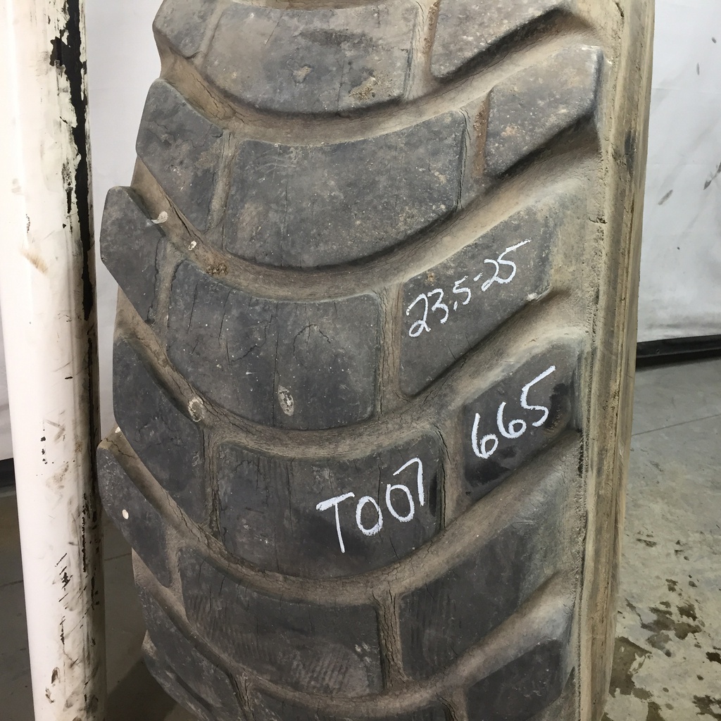 23.5/R25 Michelin XR D1 A L-4 30%
