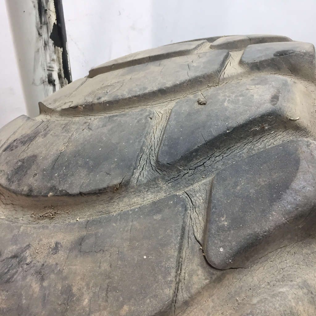 23.5/R25 Michelin XR D1 A L-4 30%