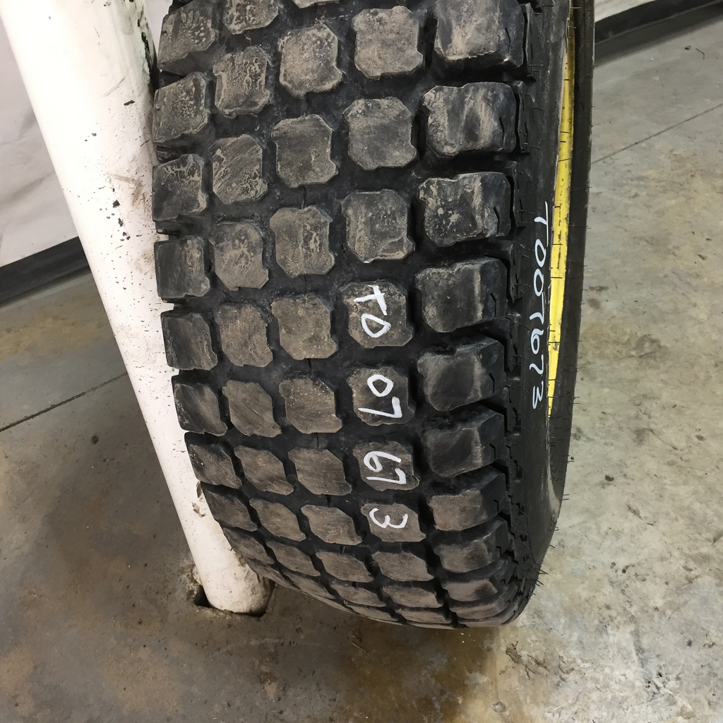 41/14.00-20 Galaxy Mighty Mow R-3 on John Deere Yellow 8-Hole Flat Plate 50%