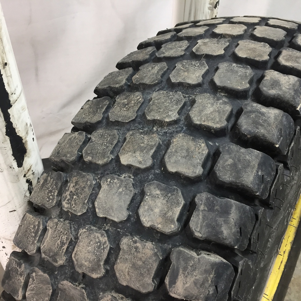 41/14.00-20 Galaxy Mighty Mow R-3 on John Deere Yellow 8-Hole Flat Plate 50%