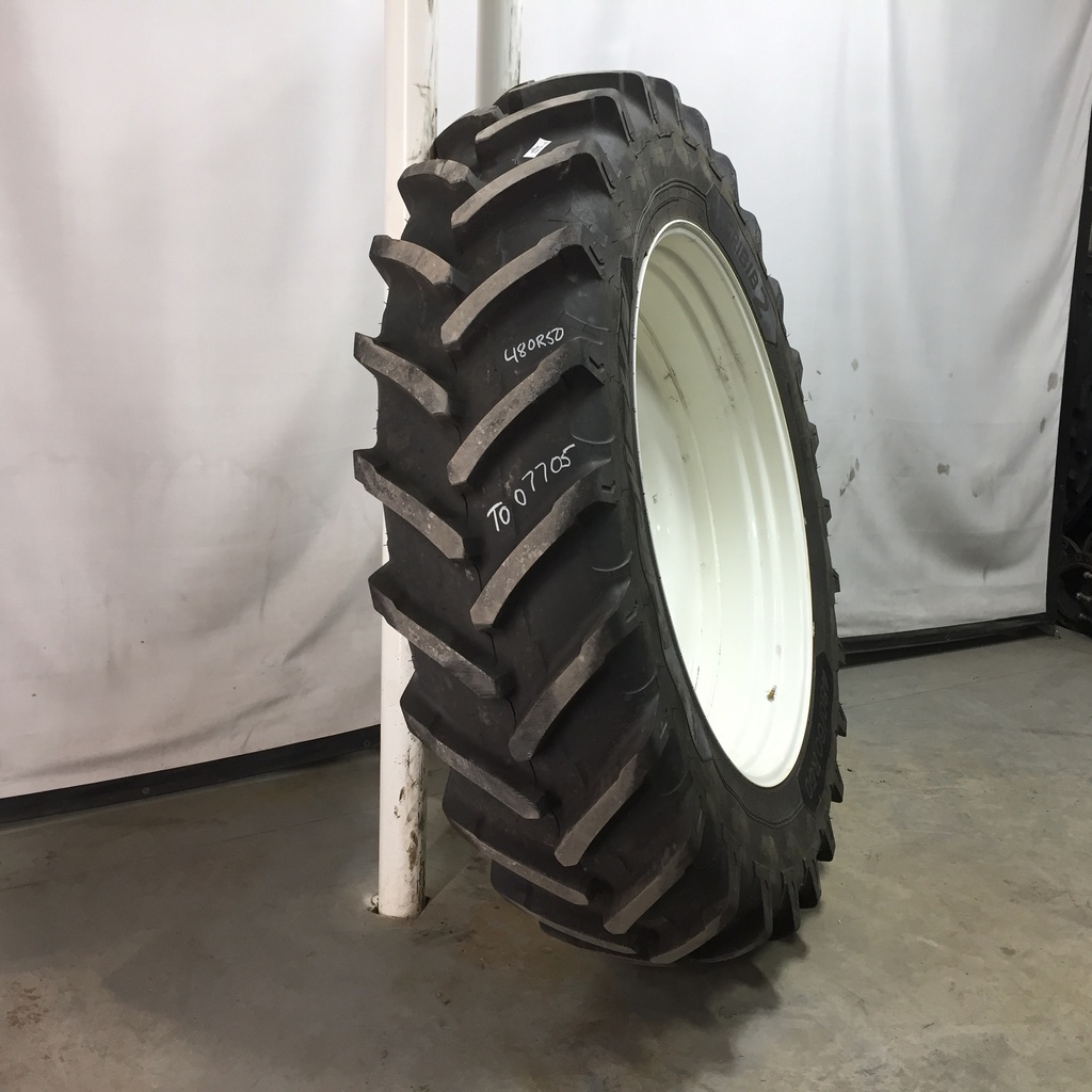 480/80R50 Michelin AgriBib R-1W on New Holland White 10-Hole Formed Plate W/Weight Holes 99%