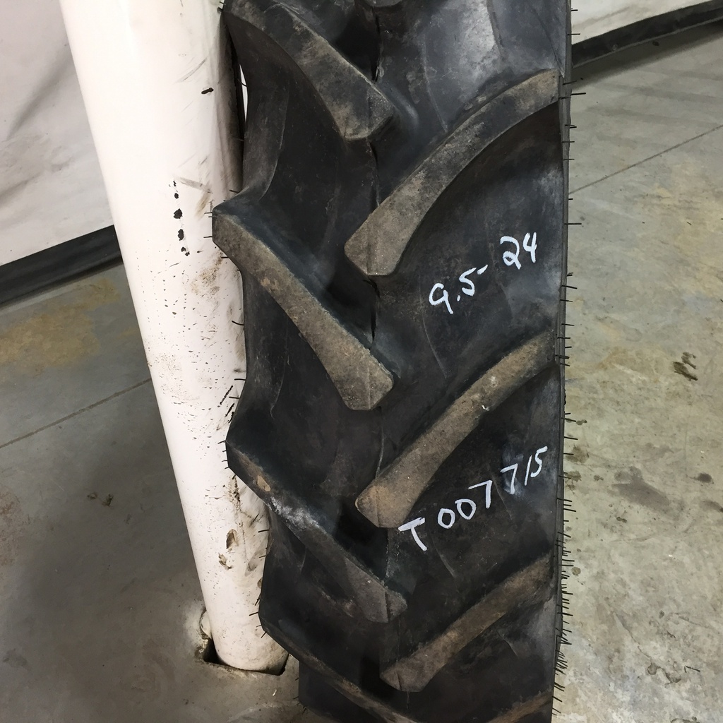 9.5/-24 Galaxy AGRI Trac II R-1, C (6 Ply) 99%