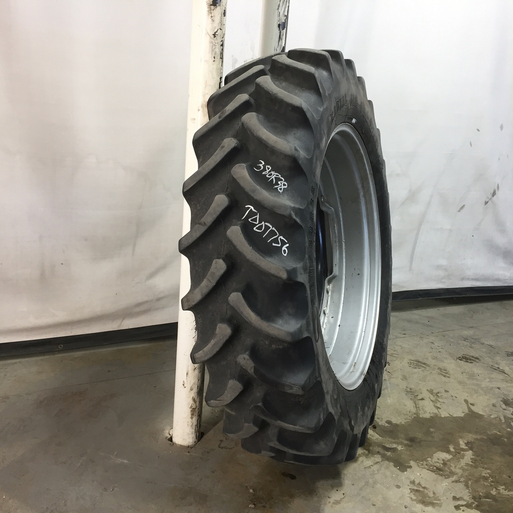 380/80R38 Firestone Radial All Traction DT R-1W on Case IH Silver Mist/John Deere Yellow 12-Hole Waffle Wheel (Groups of 3 bolts) 80%