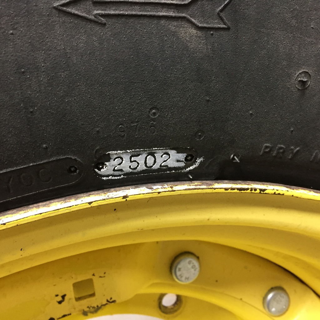 480/70R30 Goodyear Farm DT810 Super Traction R-1W 152 B 35%