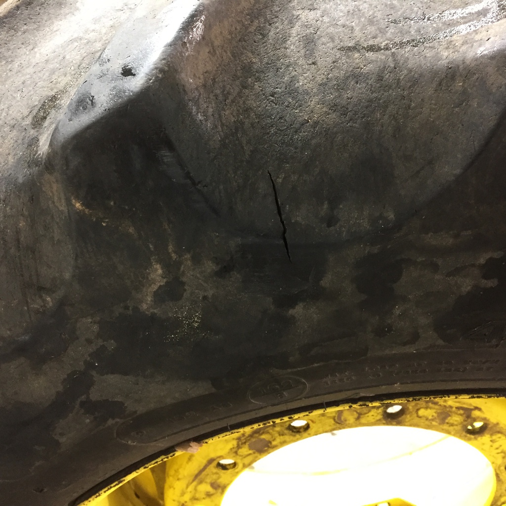 480/70R30 Goodyear Farm DT810 Super Traction R-1W 152 B 35%