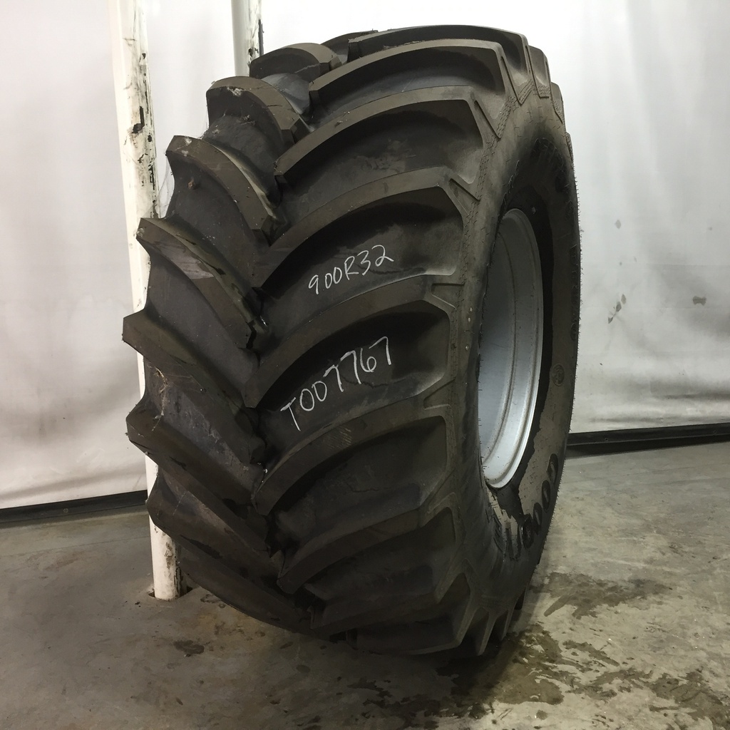 900/60R32 Goodyear Farm DT830 Optitrac R-1W 176 B 99%