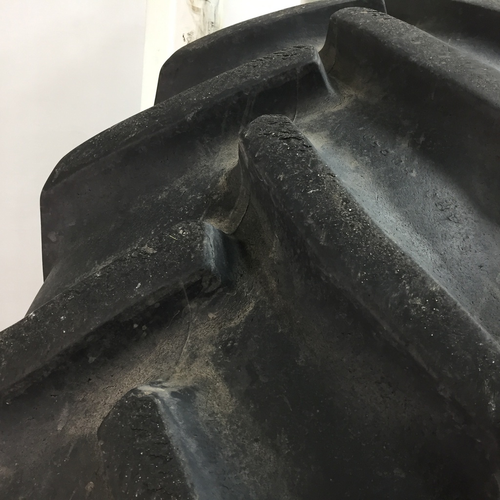 480/80R50 Goodyear Farm DT800 Super Traction R-1W on Case IH Silver Mist 10-Hole Formed Plate W/Weight Holes 80%