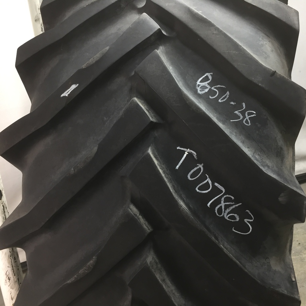 850/60-38 Trelleborg T414 R-1W 162 A8 65%