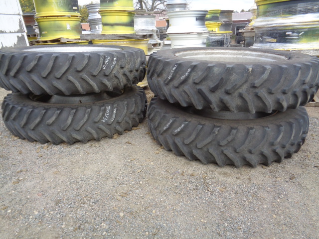 420/80R46 Goodyear Farm Dyna Torque Radial R-1 on Case IH Silver Mist 12-Hole Straddle Dual 70%