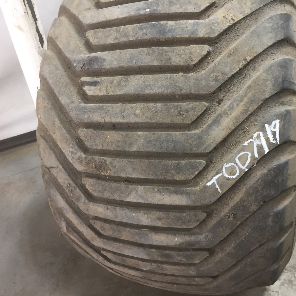 48/31.00-20 Alliance 328 Flotation IMP I-3 on White 10-Hole "VA" Wheel Assy 50%