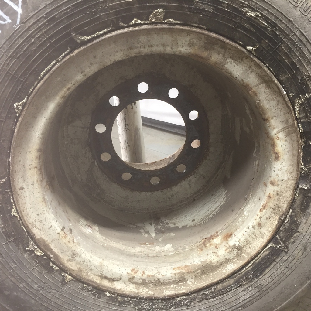 48/31.00-20 Alliance 328 Flotation IMP I-3 on White 10-Hole "VA" Wheel Assy 50%