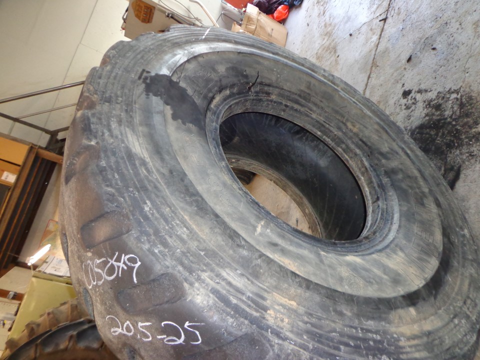 20.5/R25 Michelin XLDD2 L-5 1* 60%