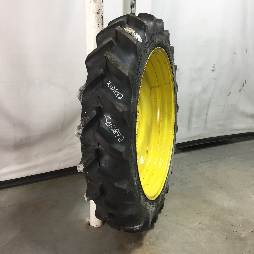 USED 320/80R42 Goodyear Farm DT800 Super Traction R-1W on John Deere ...