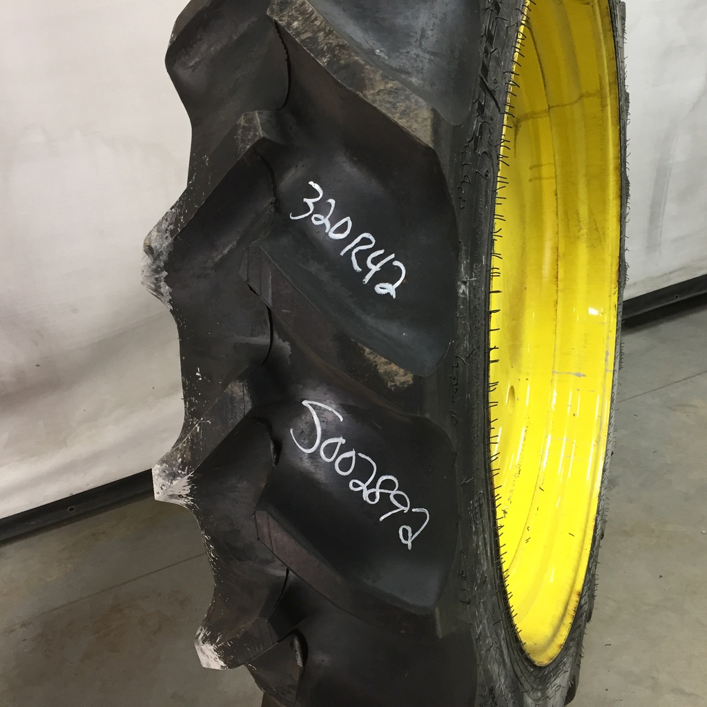 USED 320/80R42 Goodyear Farm DT800 Super Traction R-1W on John Deere ...