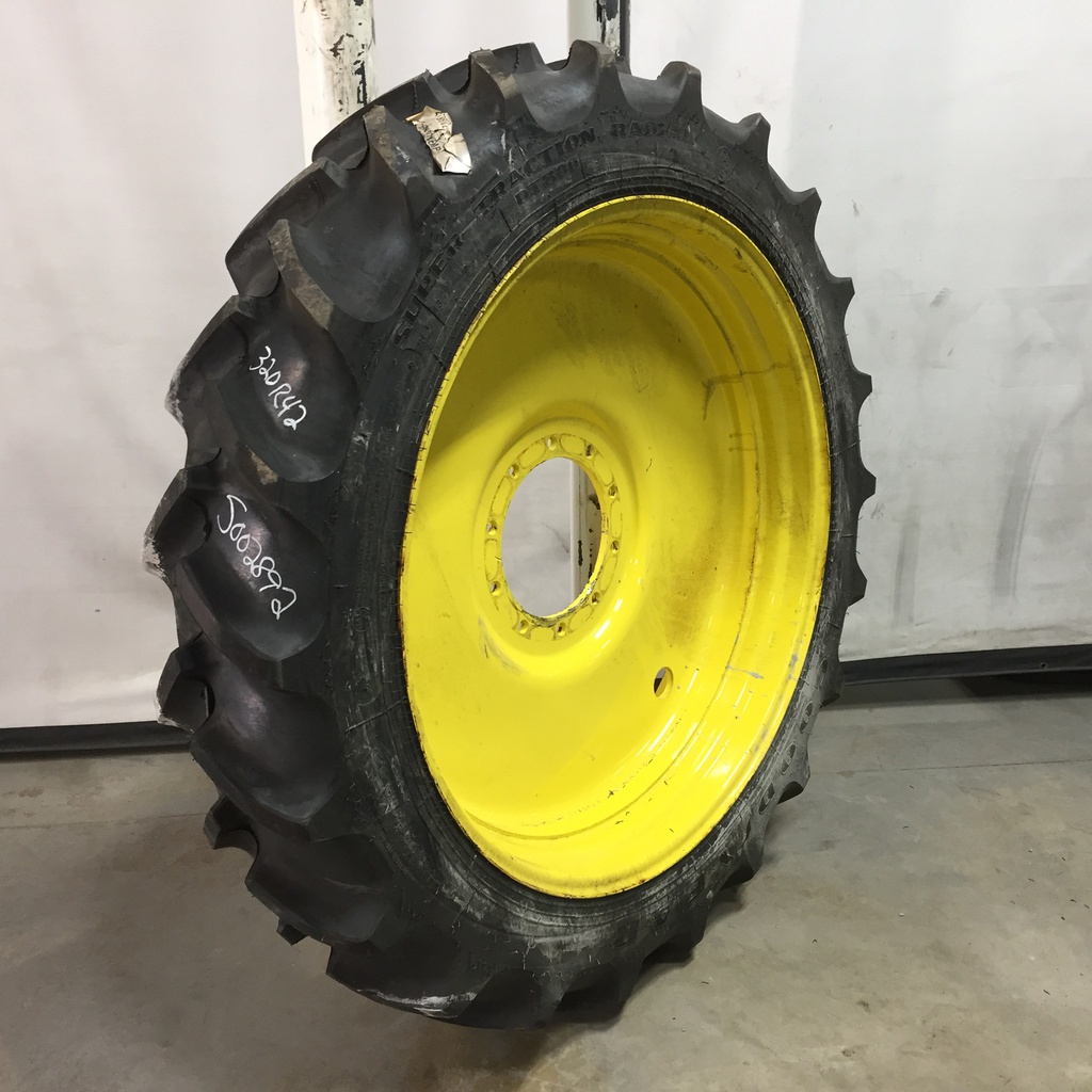 USED 320/80R42 Goodyear Farm DT800 Super Traction R-1W on John Deere ...