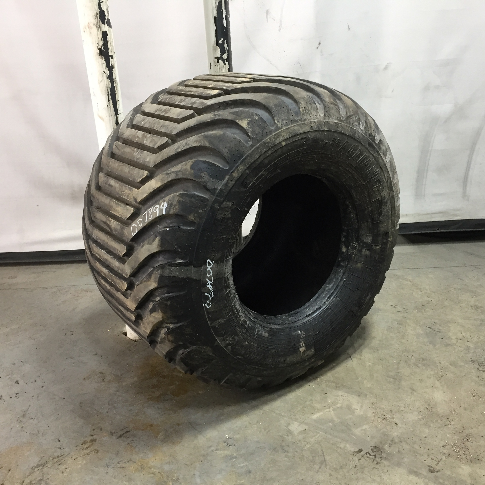 Used700/5022.5 Alliance 328 Flotation IMP I3 Agricultural Tires for