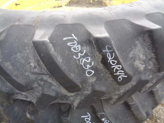 420/80R46 Firestone Radial All Traction 23 R-1 on John Deere Yellow 10-Hole Bubble Disc 60%