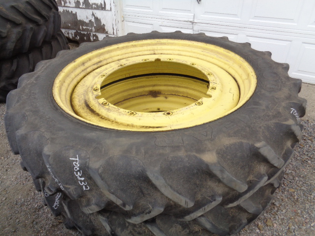 380/90R50 Goodyear Farm DT800 Optitrac R-1W on John Deere Yellow 12-Hole Stub Disc 60%