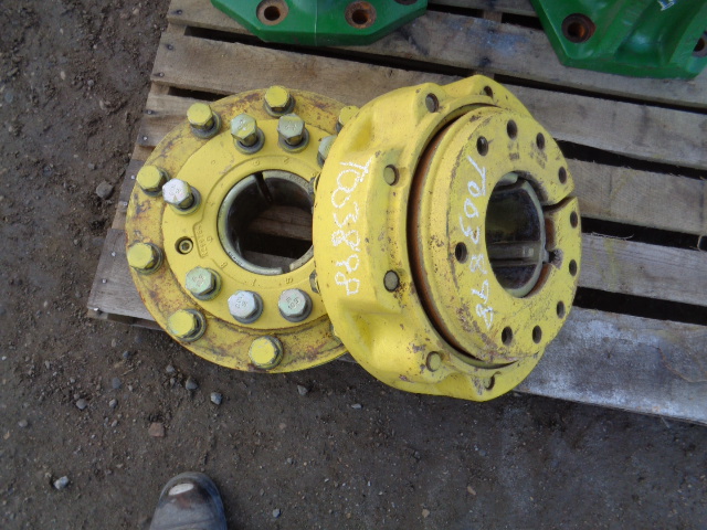 10-Hole Wedg-Lok OE Style, 4.724" (119.99mm) axle, John Deere Yellow