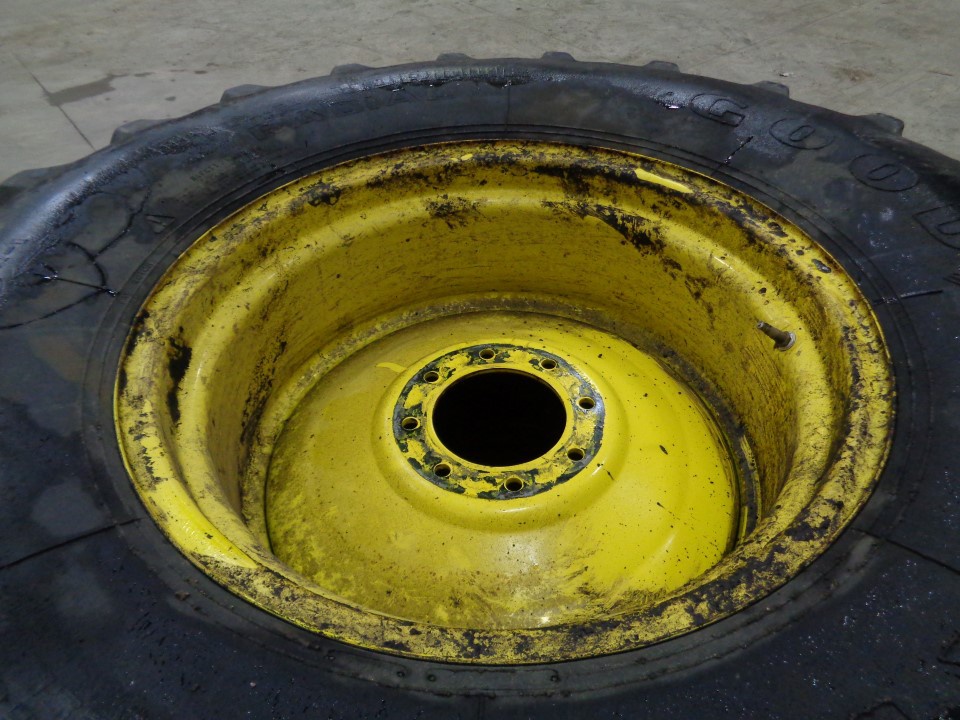 18.4/R26 Goodyear Farm Dyna Torque Radial II R-1 140 B 70%