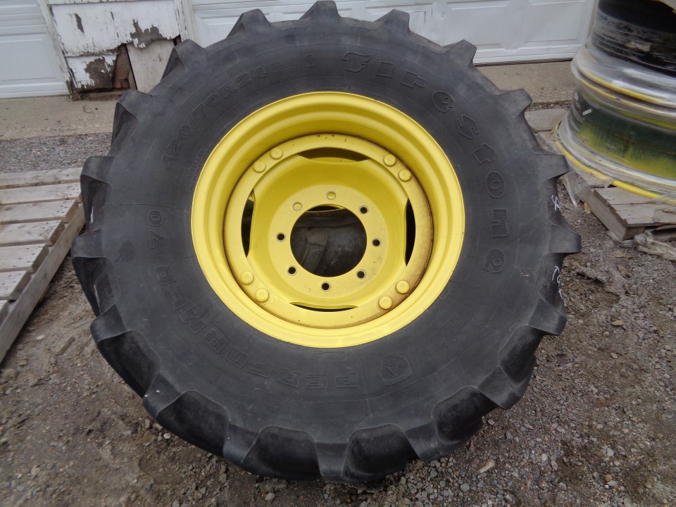 420/70R24 Firestone Performer 70 R-1W 130 D 45%