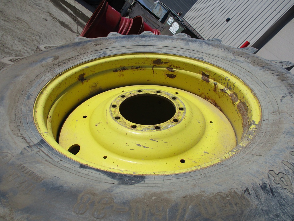 850/60-38 Trelleborg T414 R-1W on John Deere Yellow 10-Hole Formed Plate 55%