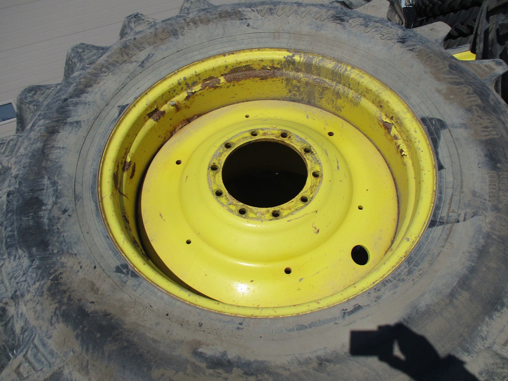 850/60-38 Trelleborg T414 R-1W on John Deere Yellow 10-Hole Formed Plate 65%