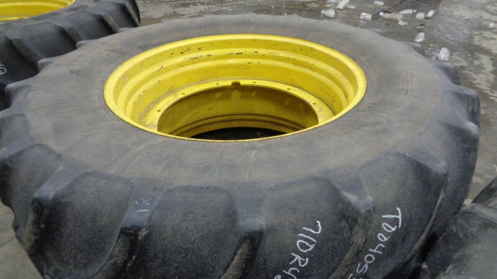 710/70R42 Firestone Radial All Traction DT R-1W on John Deere Yellow 12-Hole Stub Disc 40%