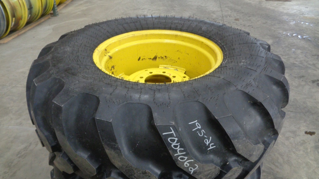 19.5/L-24 Goodyear Farm IT525 R-4 on John Deere Yellow 8-Hole Rim with Clamp/U-Clamp (groups of 2 bolts) 99%