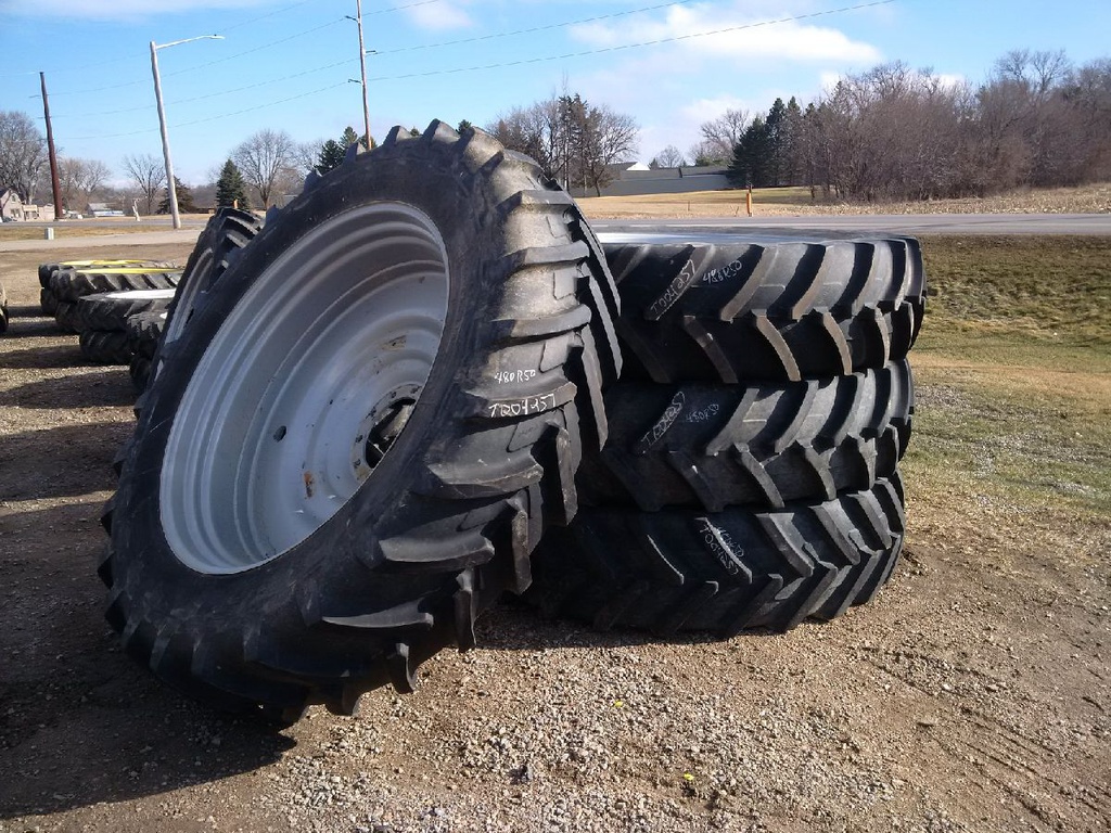 480/80R50 Michelin AgriBib R-1W on Case IH Silver Mist 10-Hole Formed Plate 80%