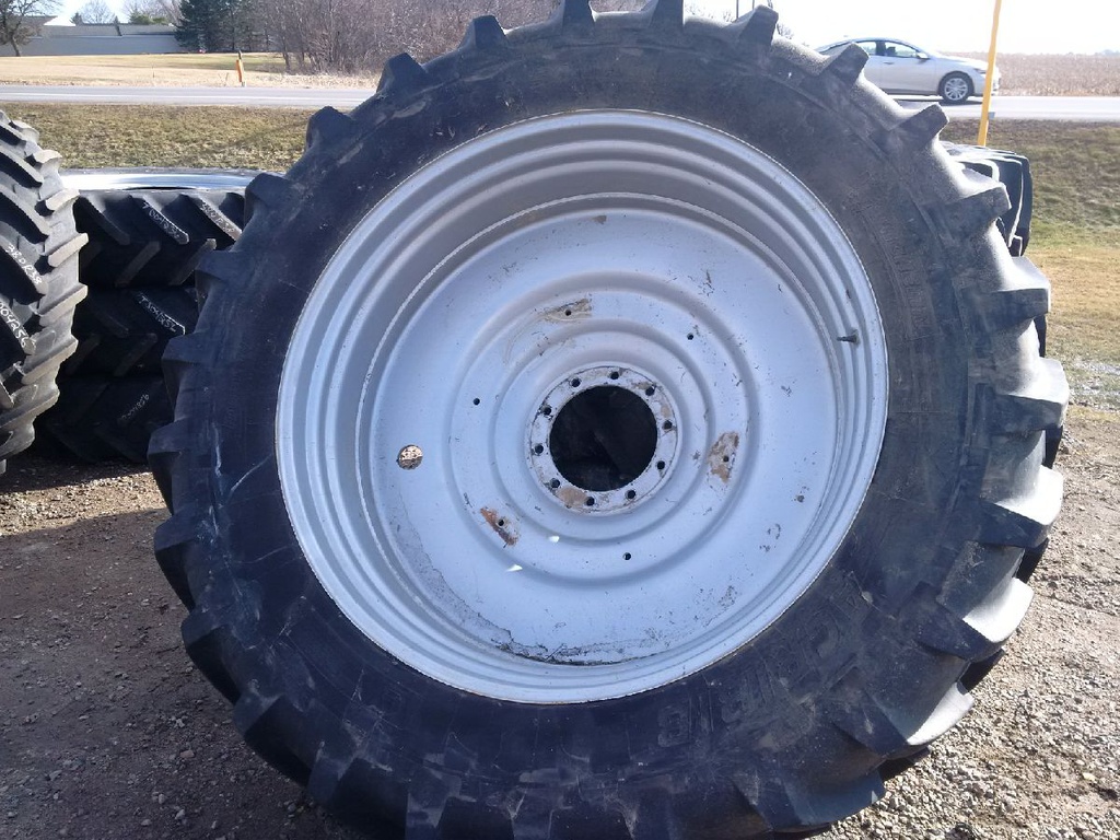 480/80R50 Michelin AgriBib R-1W on Case IH Silver Mist 10-Hole Formed Plate 80%