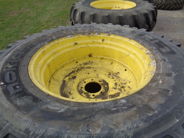 480/80R34 Nokian TRI 2 R-1 on John Deere Yellow 8-Hole Formed Plate 99%