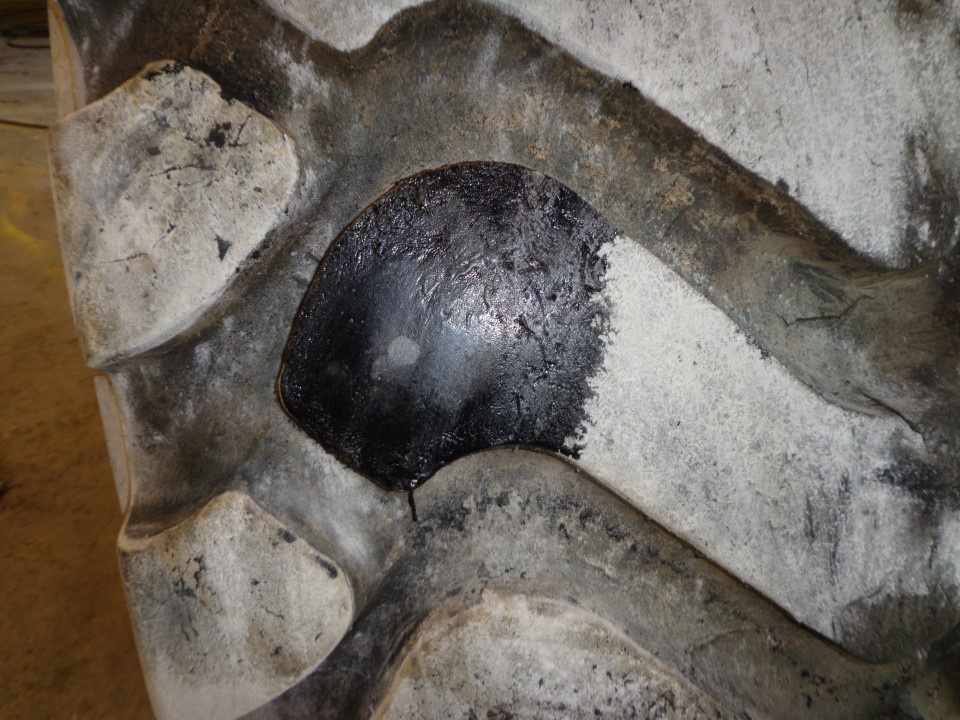 23.5/R25 Michelin XHA2 L-3 195 A2 80%