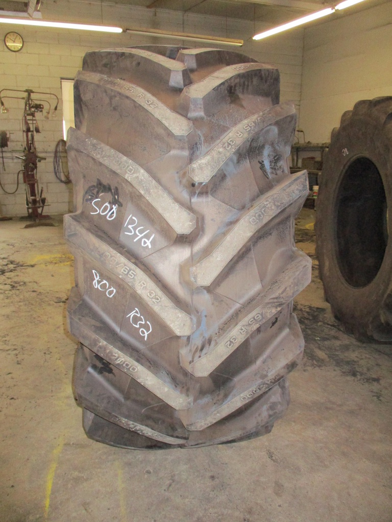 800/65R32 Trelleborg TM2000 R-1W 172 A8 99%