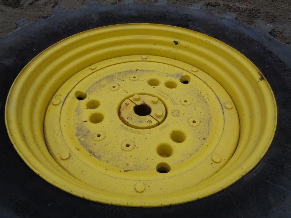 480/70R38 Firestone Performer 70 R-1W on John Deere Yellow 0-Hole Stub Disc 90%