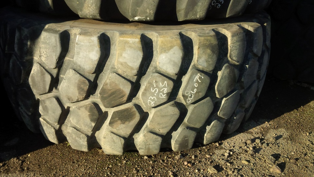 23.5/R25 Titan Farm ST Dual Purpose E-3/L-3 185 B 70%