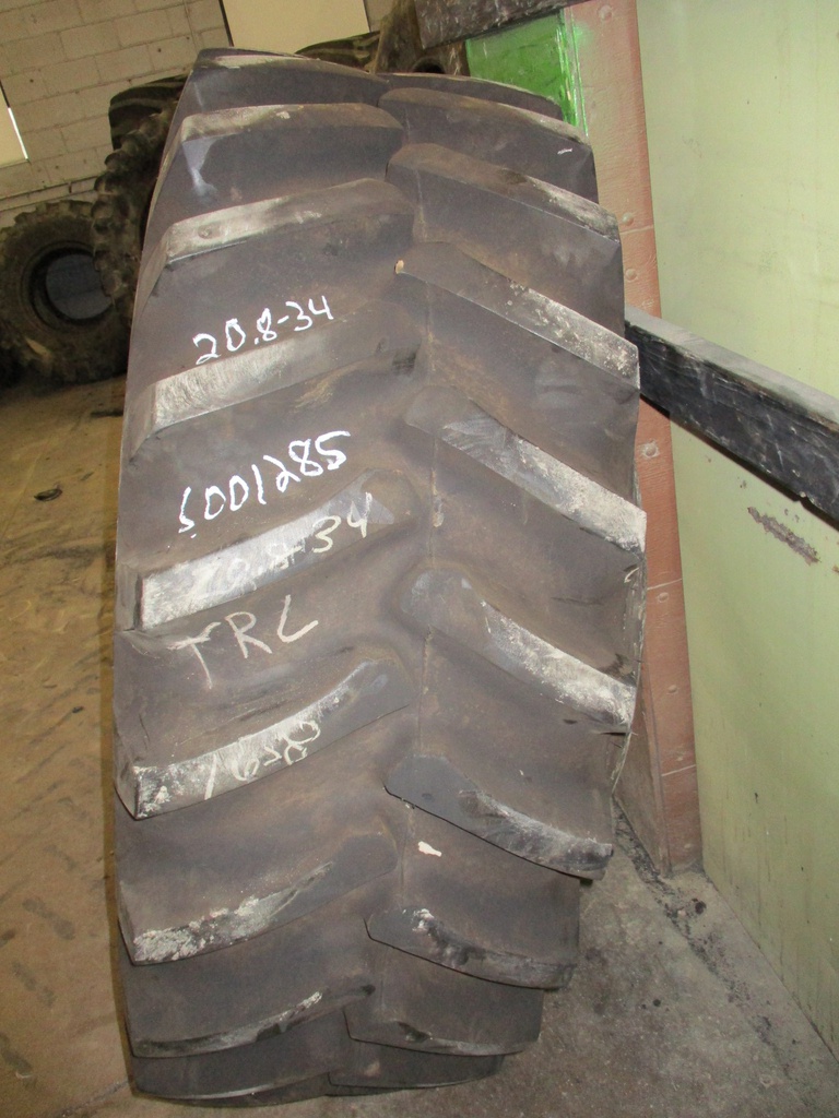 20.8/-34 Firestone Super All Traction 23 R-1, D (8 Ply) 99%