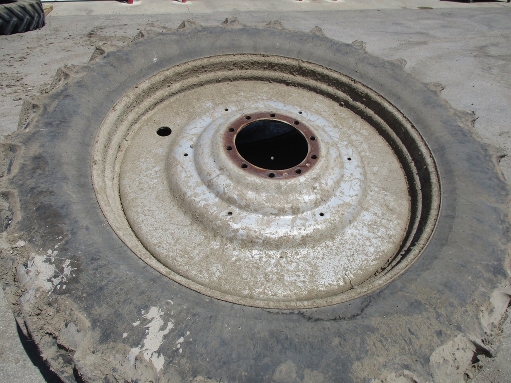 480/80R50 Mitas AC85 Radial R-1W on Case IH Silver Mist 10-Hole Formed Plate 75%