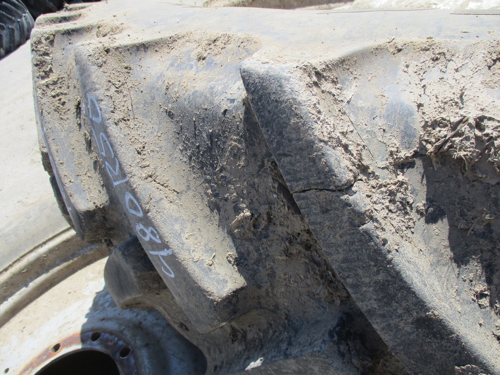 480/80R50 Mitas AC85 Radial R-1W on Case IH Silver Mist 10-Hole Formed Plate 75%