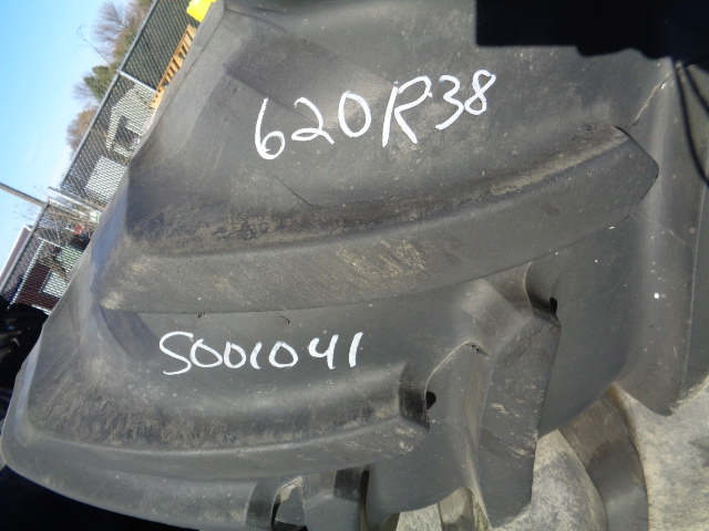 620/70R38 Michelin MegaXBib R-1W on Case IH Silver Mist 12-Hole Stub Disc 65%