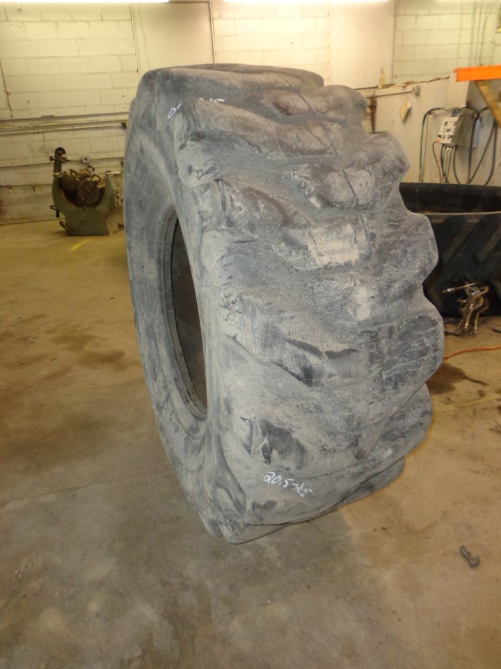 20.5/-25 Firestone Loader Dozer L-3, F (12 Ply) 60%