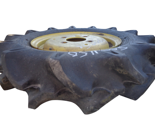 5.00/-12 Bridgestone Farm Service Lug-M R-1, B (4 Ply) 99%